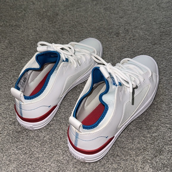 Converse All-Star Sneaker - Size 11 - Picture 3 of 4